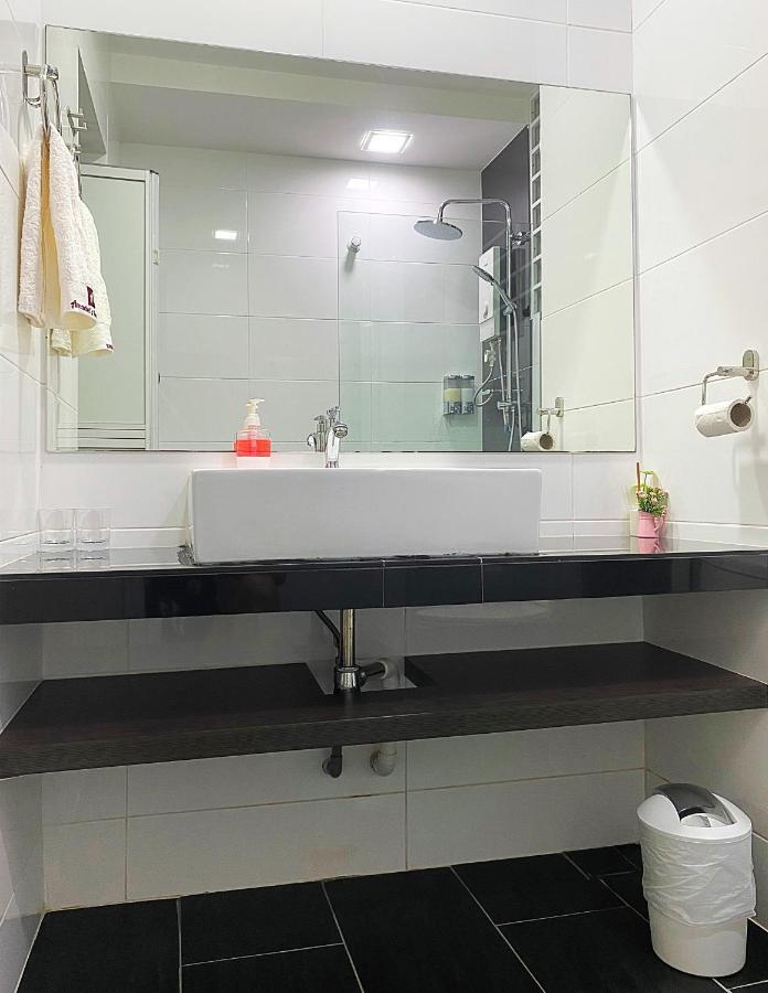 Amadel Residence 爱媄德民宿 14 Malacca Esterno foto
