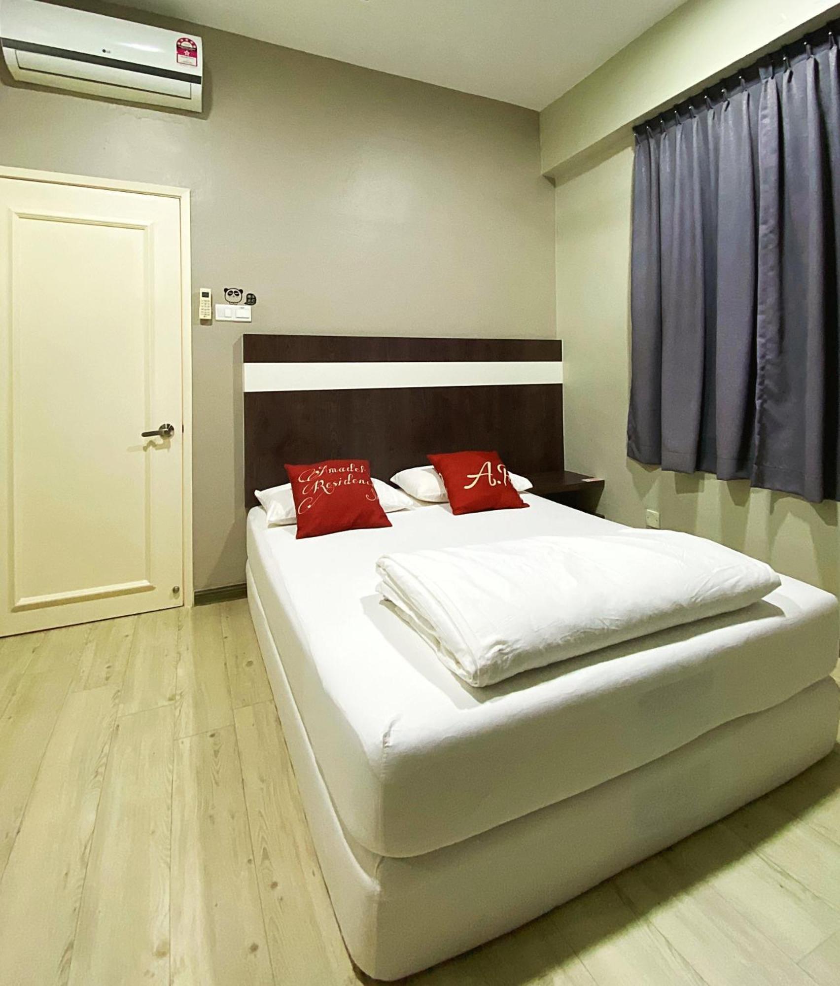 Amadel Residence 爱媄德民宿 14 Malacca Esterno foto